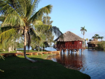 Tour de aventura por el río Hatiguanico y Guamá: guma